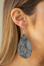 Load image into Gallery viewer, Paparazzi Accessories Hiss, Hiss - Silver